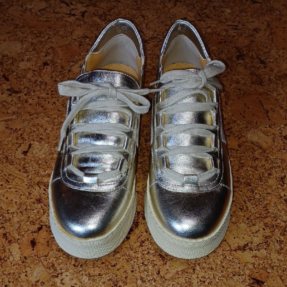 Truman's Women's Gold Metalized Nappa Leather Sneakers Size 8 (38)